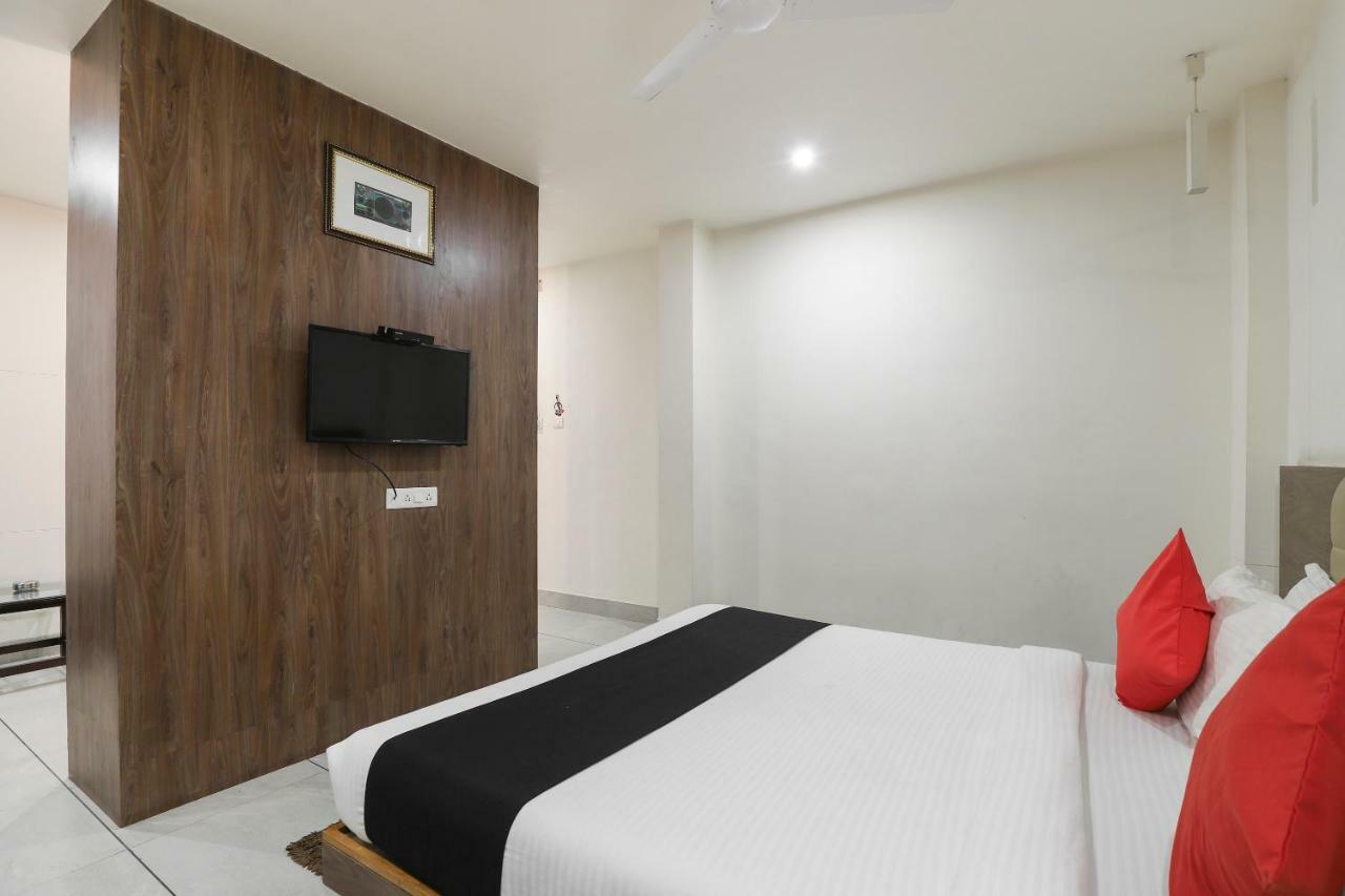 Hotel Apple Residency Pātan Exterior foto